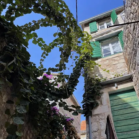 Klara Living Apartment, Old Town House, Sea View Апартаменты *